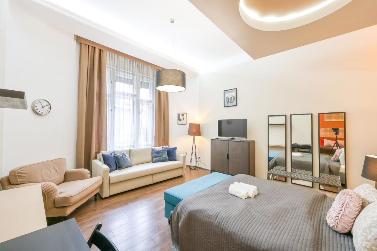 Deluxe Central Apartment With 4Bedrm 2 Bathrm — Photos 3