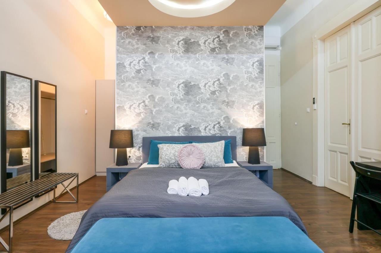 Deluxe Central Apartment With 4Bedrm 2 Bathrm — Photos 1